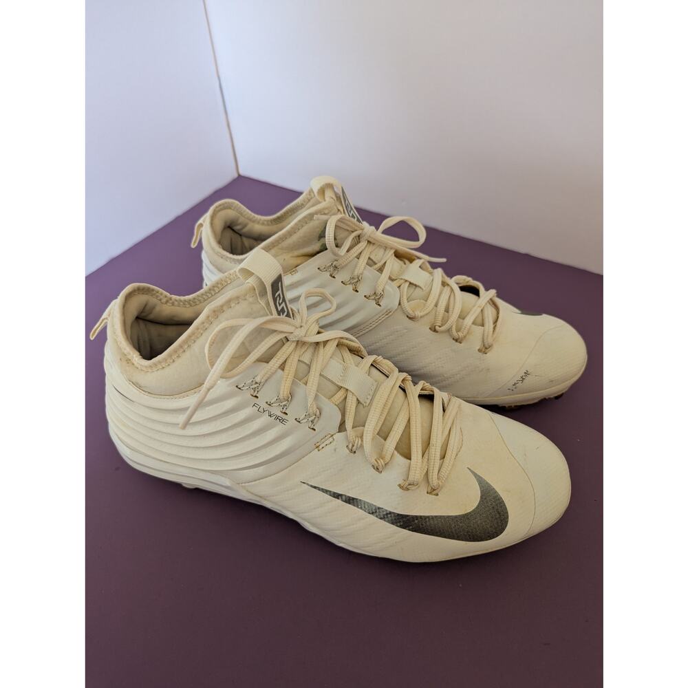 Nike Mike Trout White Baseball Cleats. Men's Size US 11. Metal studs.